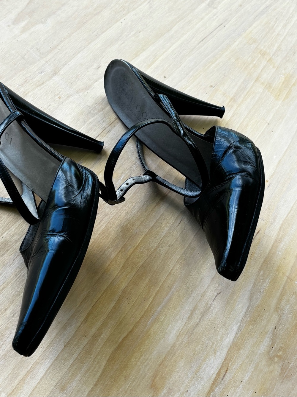 Gucci Black Patent Pointed-Toe Sling Heels with Ankle Straps - Picture 6 of 6